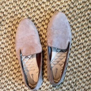 Birdies Starling Flat Loafer Beige Leather Suede Almond Toe 10 Great Condition